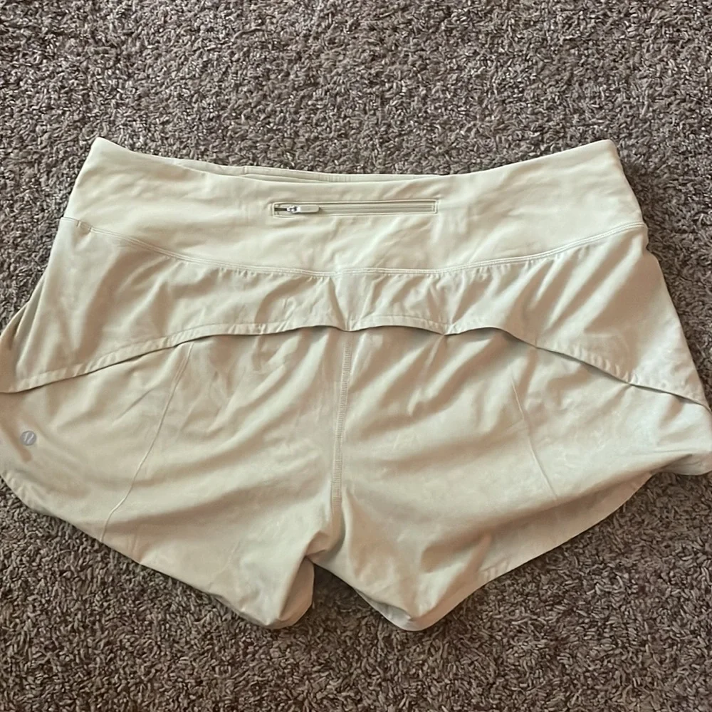 Speed up high rise lined shorts 4in - Picture 2 of 3